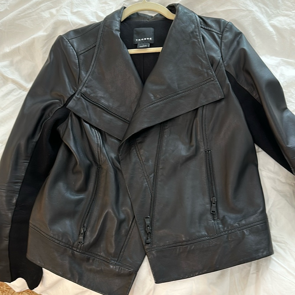 Trouve leather jacket size large drape in front, zipper closure